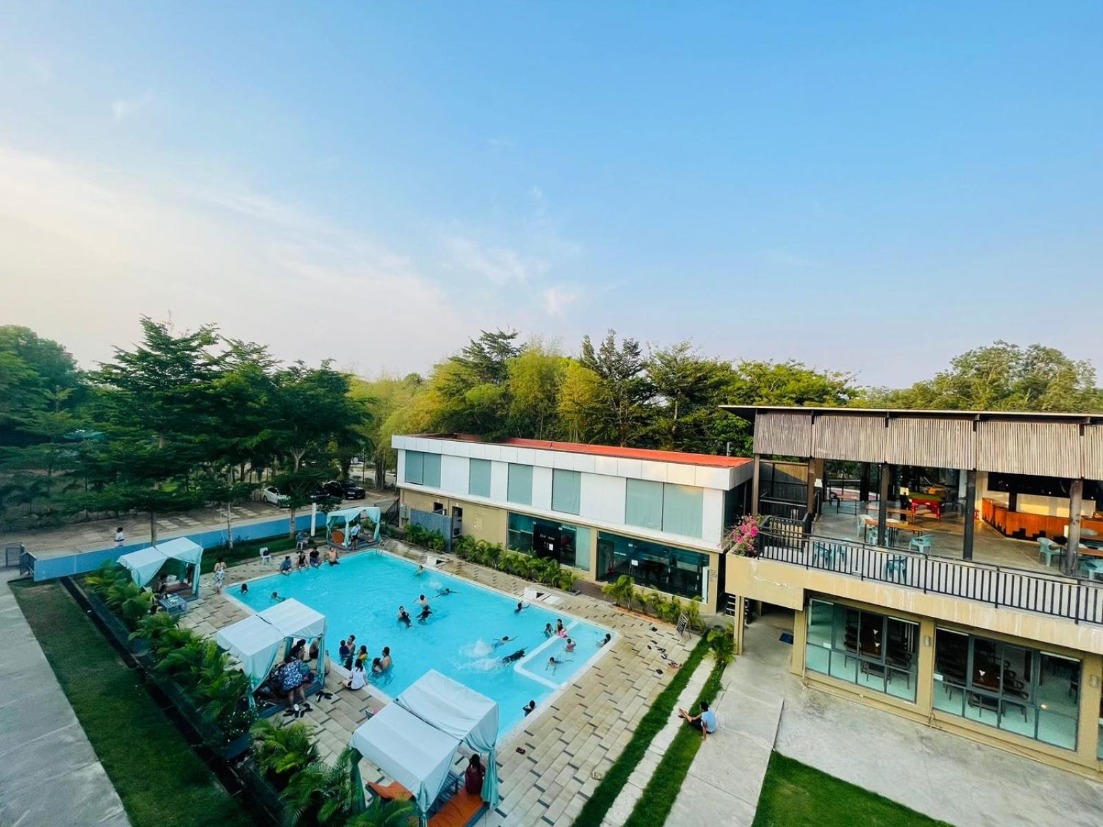 Wh Hotel & Service Apartment Thanlyin Exterior photo
