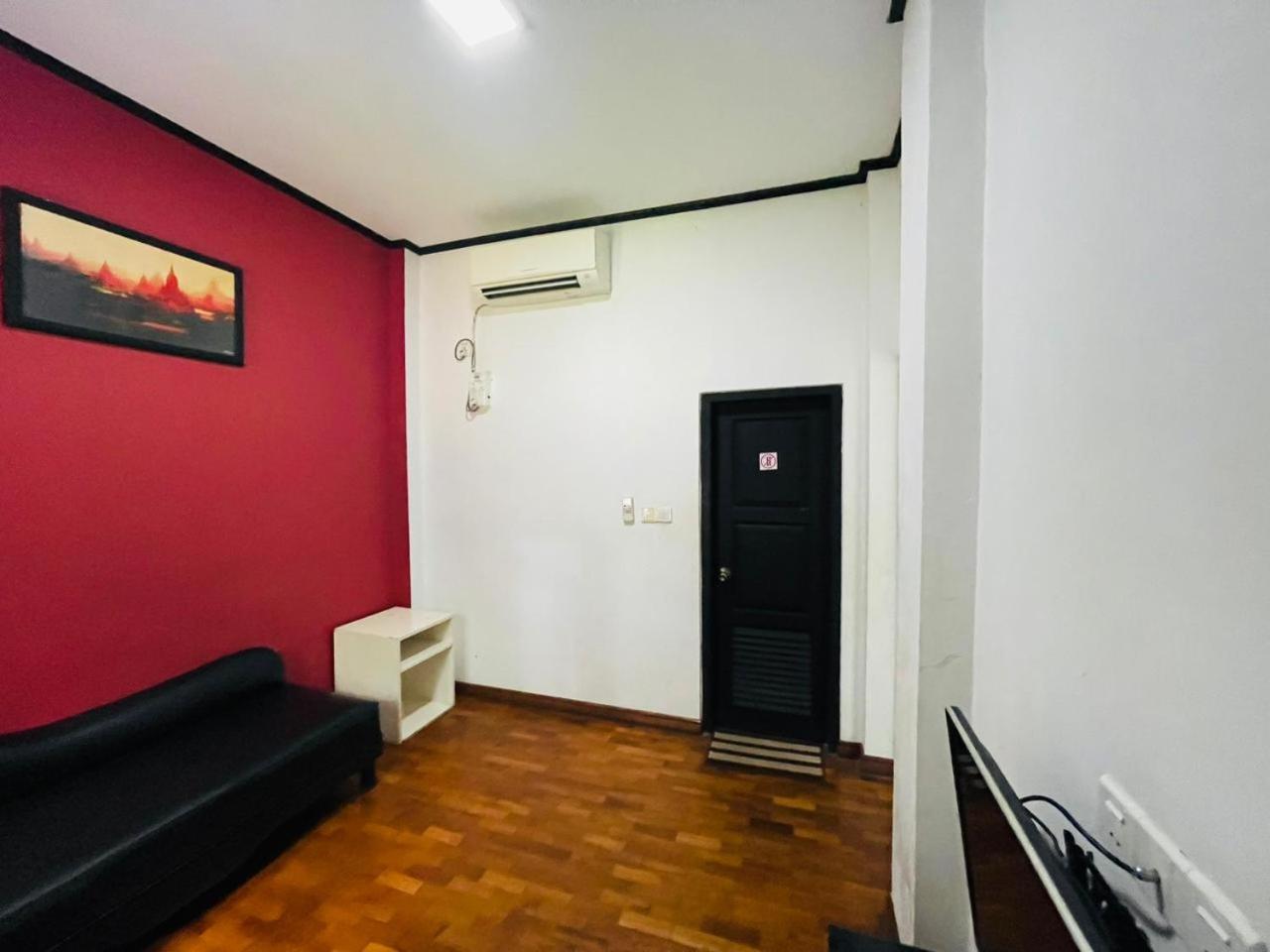 Wh Hotel & Service Apartment Thanlyin Exterior photo