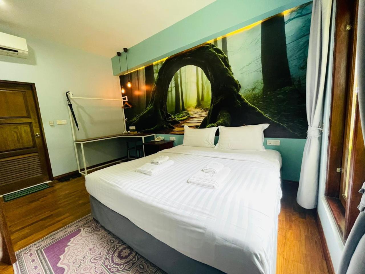 Wh Hotel & Service Apartment Thanlyin Exterior photo