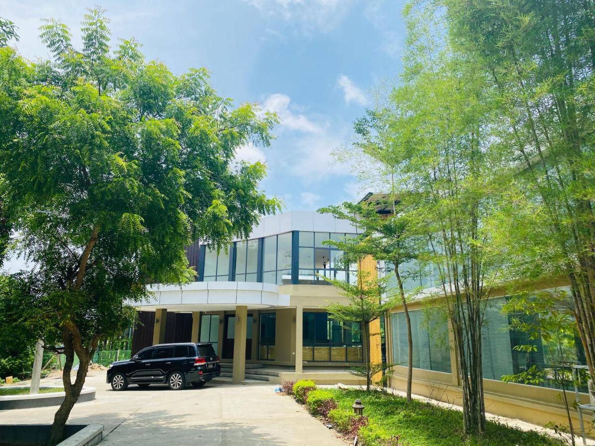 Wh Hotel & Service Apartment Thanlyin Exterior photo